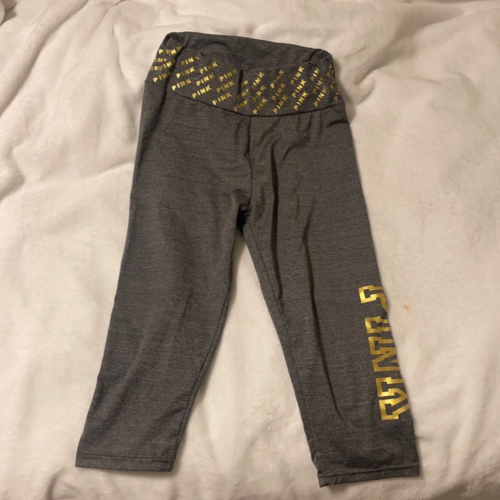 I’m selling PINK brand capris.